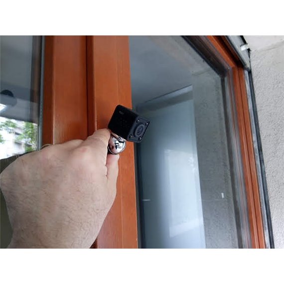 Mini camera Wi-Fi FULL-HD 1080p con visione notturna, registra e trasmette audio/video in diretta web via Wi-Fi e 3G
